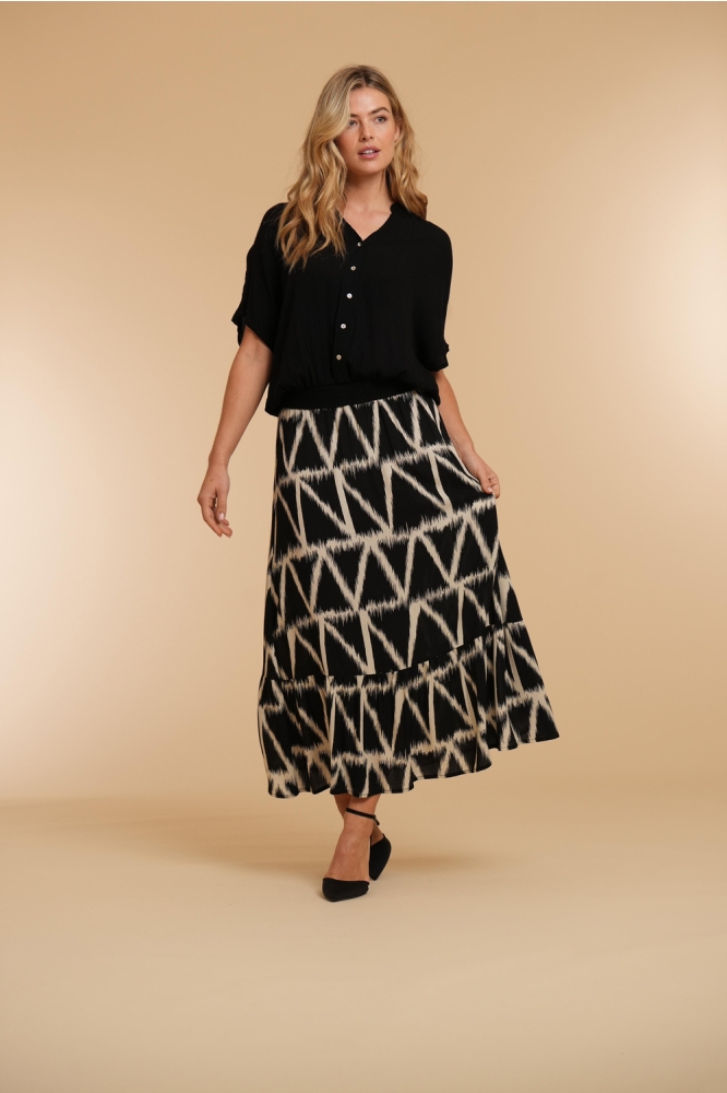MIDI ROK MET IKAT PRINT 46201 20 999 black/sand